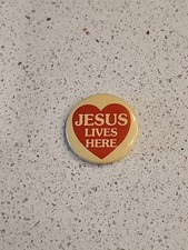 Vintage Dicksons Jesus Lives Here Button Brooch Religion Heart Church Faith picture