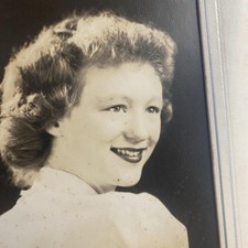 Vtg 1940s Young Woman Portrait Photo 5x7 B&W Rogers Studios Original Mounted picture