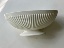 Wedgwood Etruria Barlaston Cream Ribbed Porcelain Oval Pedestal Vase Planter picture
