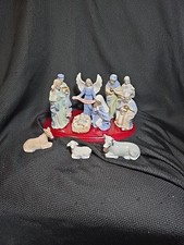 Vintage 2000 Nativity 11 Piece Porcelain Pastel with Wood Base & Box Excellent  picture