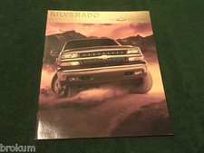 MINT 2000 CHEVY SILVERADO SALES BROCHURE 44 PAGES 9 X 11 W/COLOR CHART (BOX 536) picture
