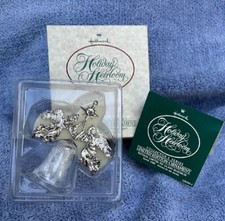 1988 HALLMARK ORNAMENT 2ND IN SERIES HOLIDAY HEIRLOOM -MINT IN BOX picture