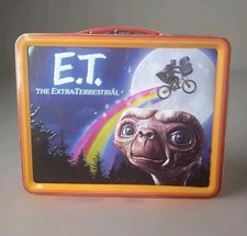 E.T. - THE EXTRA TERRESTRIAL Large Embossed Metal Lunch Box. BS picture
