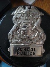 VINTAGE & OBSOLETE COMMONWEALTH OF PA. SCHOOL POLICE HAT BADGE picture
