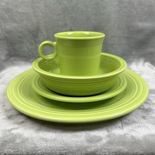 Fiesta Fiestaware Homer Laughlin 4 Pc Place Setting Chartreuse (retired) picture