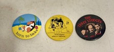 Vtg 1986 The Three Stooges Television Comedy Trio Round Button Pin & 2-OTHERS picture