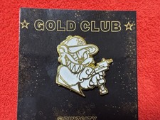 Pinzcity Gold Club Scare Bear Shooter Hat Pin White Gold Glow In The Dark picture