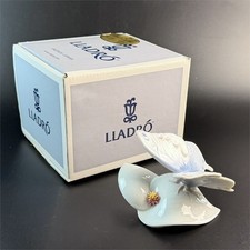 Lladro #6589 Morning Calm Butterfly Figurine Retired Spain Porcelain w/ Box picture