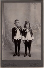 LORD FAUNTLEROY STYLE SIBLINGS : HARLOW : WARE, MASSACHUSETTS : CABINET CARD picture
