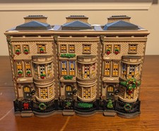 Dept 56 Dickens Village Mulberrie Court Brownstones 58345 Complete CIB Topiaries picture