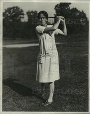 1928 Press Photo Golfer Virginia Wilson in action in Pasadena California picture