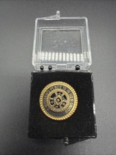 VINTAGE BASTIAN BROS IAMAW MACHINISTS UNION A WOMANS PLACE IN HER UNION PIN NOS picture