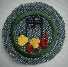 RARE VINTAGE 1947 ONLY INTERMEDIATE GIRL SCOUT  FOOD BADGE-SG WHITE THREAD picture
