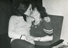 Pretty women kiss kissing couple lesbian int vintage photo picture