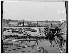 Photo:Menominee Mich 1910s Logging on the River Lumber Logs picture
