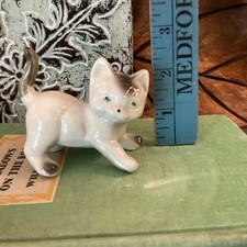 Cat Kitten Figurine Playful Pose Ceramic Porcelain Siamese White Gray Toasted picture