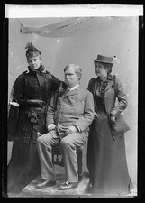 Photo:Henry Watterson Portrait with Two Women ca 1891-1894 picture
