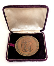 Vtg University of Chicago Bronze 50 Year Alumni Medallion, Annie Adams Harper picture