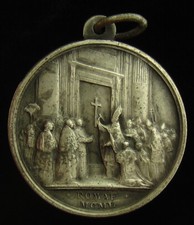 Vintage Holy Doors Medal Religious Catholic 1950 Jubilee Pope Pius XII Large picture