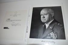 OMAR N BRADLEY GENERAL OF THE ARMY 1981 8X10  AUTOGRAPH SIGNED PHOTO  (CIJ46) picture