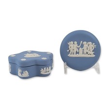 Wedgwood Blue Jasperware Jewelry Box Medallion 2pc England picture