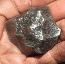 198 gm . CANYON DIABLO IRON METEORITE  MUSEUM GD ARIZONA .45 LBS  JAL stand picture