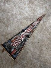 Vintage Yellowstone Park Old Faithful WYOMING SCENIC PENNANT 26