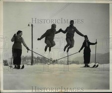 1932 Press Photo Ice skaters & skiers at a New York winter sports event picture