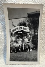 Vtg Photo 1951 Kennywood Park-Pretty Women & Kids Photo Op picture