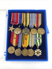 US Miniature Medals WWII Korean Vietnam Mini Medal Bar Set Of 10 picture