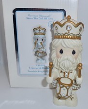 2011 Precious Moments TREASURED HOLIDAYS Annual Nutcracker Figurine 121029 H71 picture