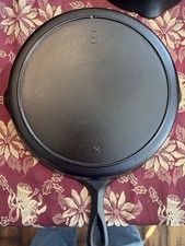 1930's Lodge Single Notch no. 9 Cast Iron Skillet (Excellent Condition) picture