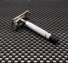 Vintage 1951 Gillette Black Tip Super Speed DE Safety Razor W3 Nice & Clean picture