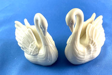 LENOX Swan Porcelain Swan Figurine Card Holder Cake Topper Soft Ivory/White 3