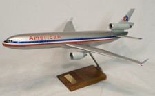 VTG 1990s American Airlines MD11 LuxuryLiner Pacific Miniatures Desk Model picture