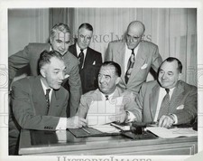 1949 Press Photo Ford Frick and others attend Major League baseball meeting picture