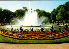 Centerpiece Fountain at the Grand Rond Toulouse France Vintage Postcard TPQ32 picture