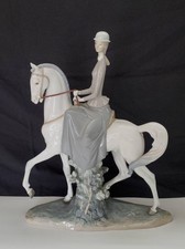 Lladro 4516 - Female Equestrian Woman Side-Saddle on a White Horse Retired W/Box picture