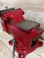 Vintage Columbian Bench Vise D4 3 1/2 Swivel Base 3-1/2