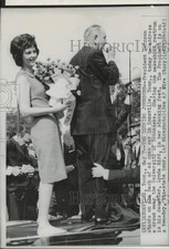 1964 Press Photo President Johnson address crowd in Knoxville with Lynda Bird picture