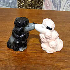 Westland Giftware Mwah Kissing Poodles Magnetic Salt Pepper Shakers #93409 Box picture