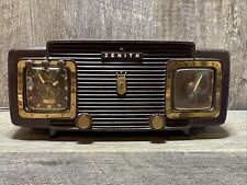 1950s  Zenith T524R  Clock Radio AM Radio Brown Bakelite picture