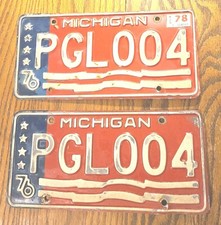 Vintage Michigan 1976 Bicentennial License Plate Pair Set , RED WHITE BLUE. picture