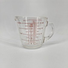 Vintage PYREX 516 Glass Measuring Cup Red Lettering Closed D-Handle 2 Cup/1 Pint picture