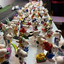 Lot of  Vintage Snoopy Peanuts PVC Figures United Feature Whitman Holiday  picture