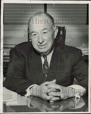 1958 Press Photo D. Roy Johnson, Manager of J.C. Penney Company Store picture
