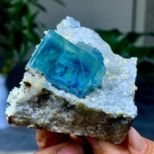152G Natural transparent blue green cubic fluorite mineral crystal sample/China picture