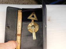 Old 1961 Knights Templar Cross Superior Commandery Fraternal Medal w/Case picture