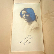Vintage 1913 Black & White Portrait Cabinet Card Photo Woman Signed 4x8 1 Photo picture
