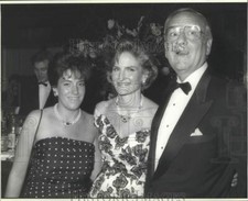1988 Press Photo Lee Iacocca, daughters Kathryn Iacocca Hentz, Lia Antoinette picture